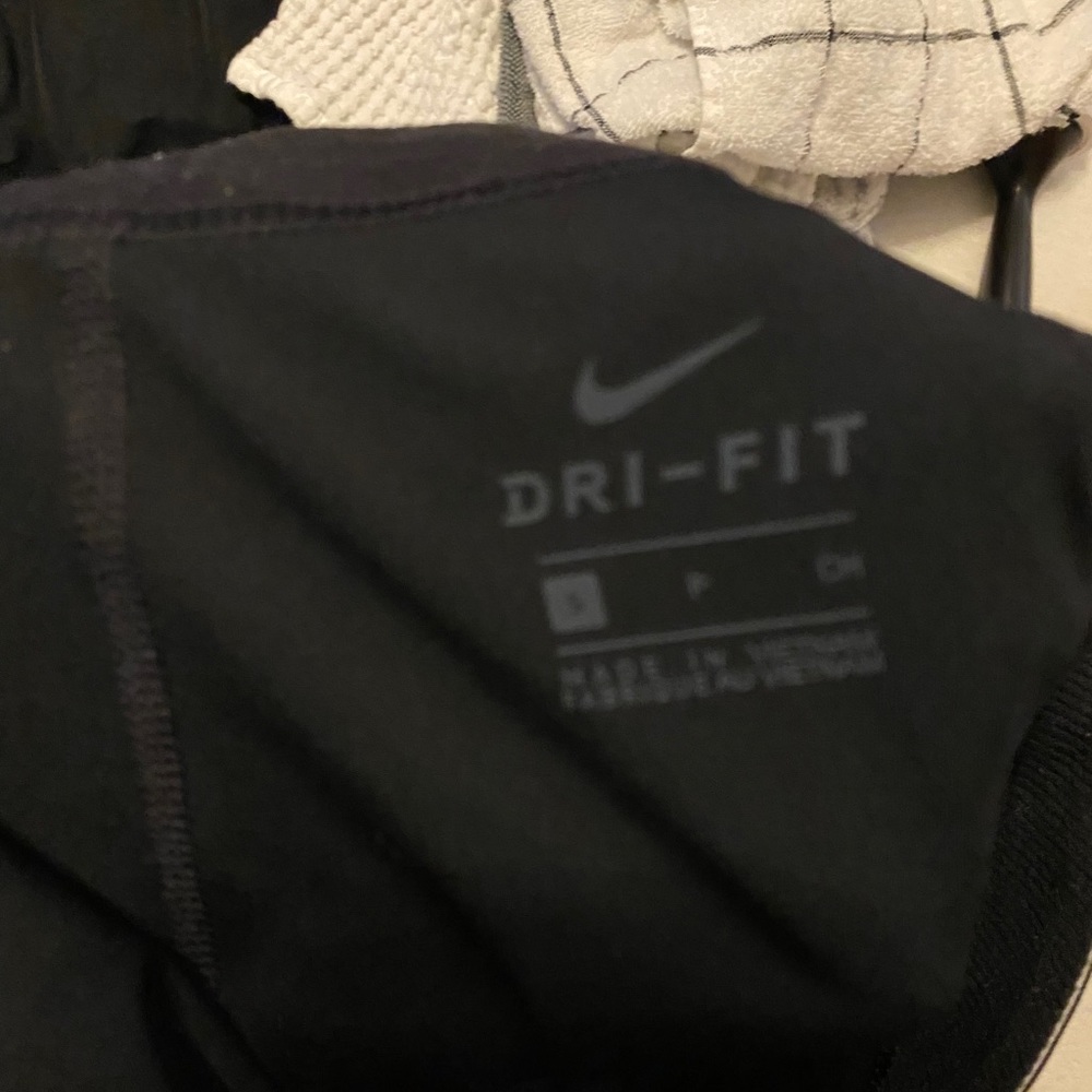 Nike - Picture 3 of 3